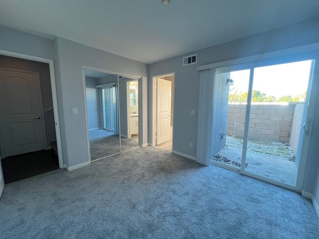 Building Photo - 4 Bedroom townhome available now in Cypress
