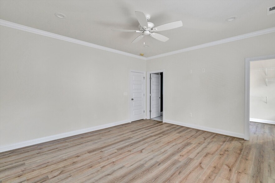 Building Photo - 3408 Avenham Ave SW