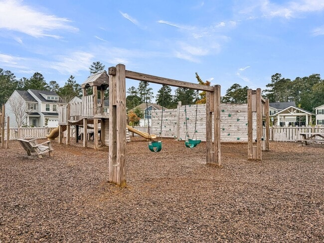 Building Photo - Quiet Comfort Near Cane Bay