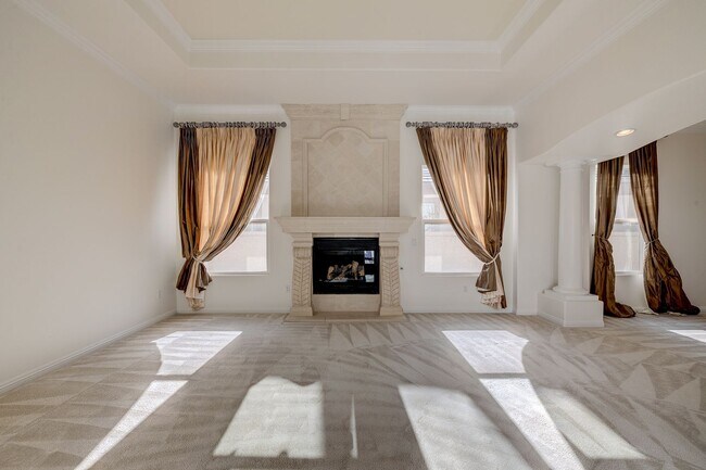 Building Photo - Beautiful 4Bd, 4Bth home in Guard Gated Community near Tivoli Village.