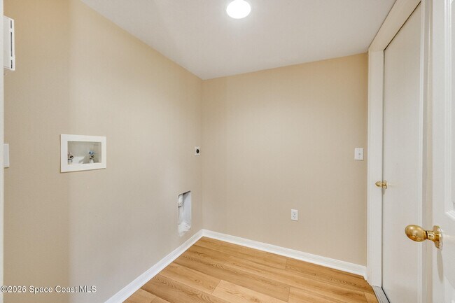 Building Photo - 2081 Brookshire Cir