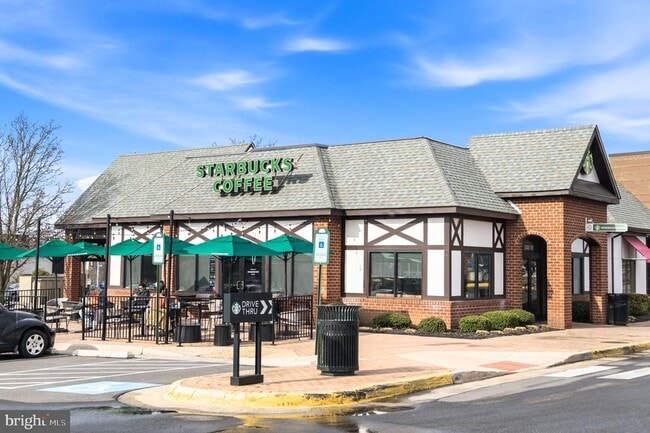 Building Photo - 2558 Banshire Dr