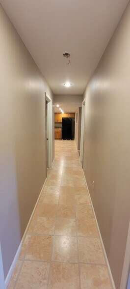 Building Photo - 112 Tyler Dr