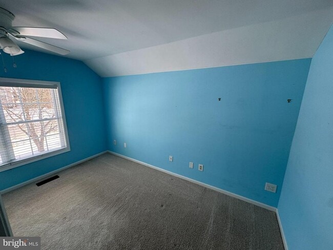 Building Photo - 11 Killdeer Ln