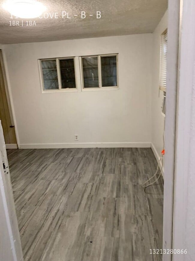 Building Photo - 11840 Cove Pl