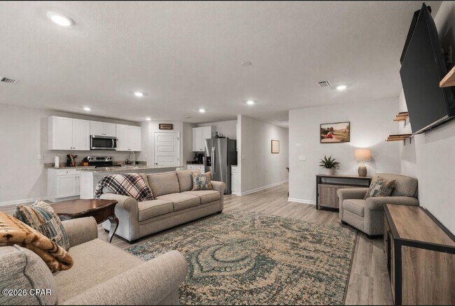 Building Photo - 7504 Delancey St