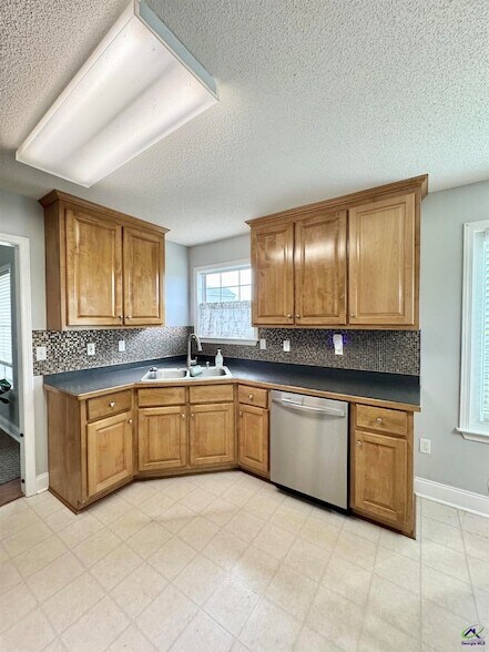 Building Photo - 508 Covington Cove