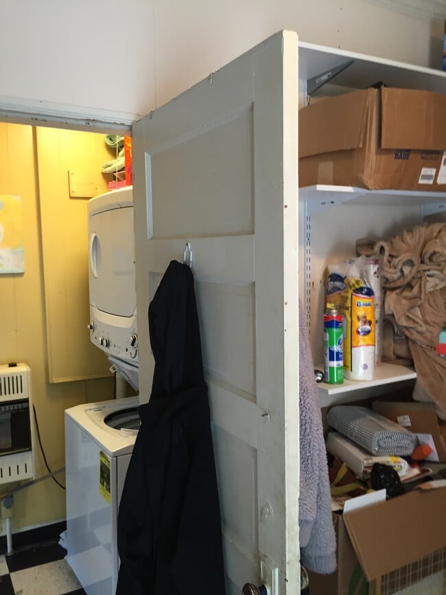 Building Photo - 2288 York Ave