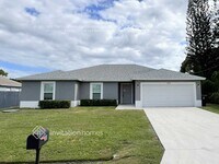 Building Photo - 555 NW North Macedo Blvd