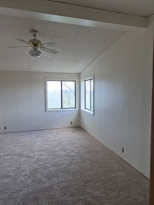 Building Photo - 3 bed/ 2 bath Country Home in California Pines