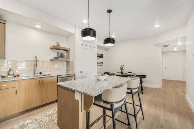 Building Photo - Lincoln Crossing Apartments unit 3107