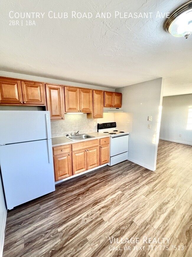 Primary Photo - New Cabinets & Flooring! Large 2-bed w/ ea...