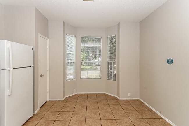 Building Photo - 6250 Gillian Park Dr