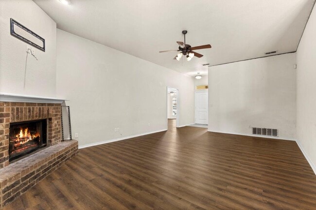 Building Photo - 3212 Oriental Ave