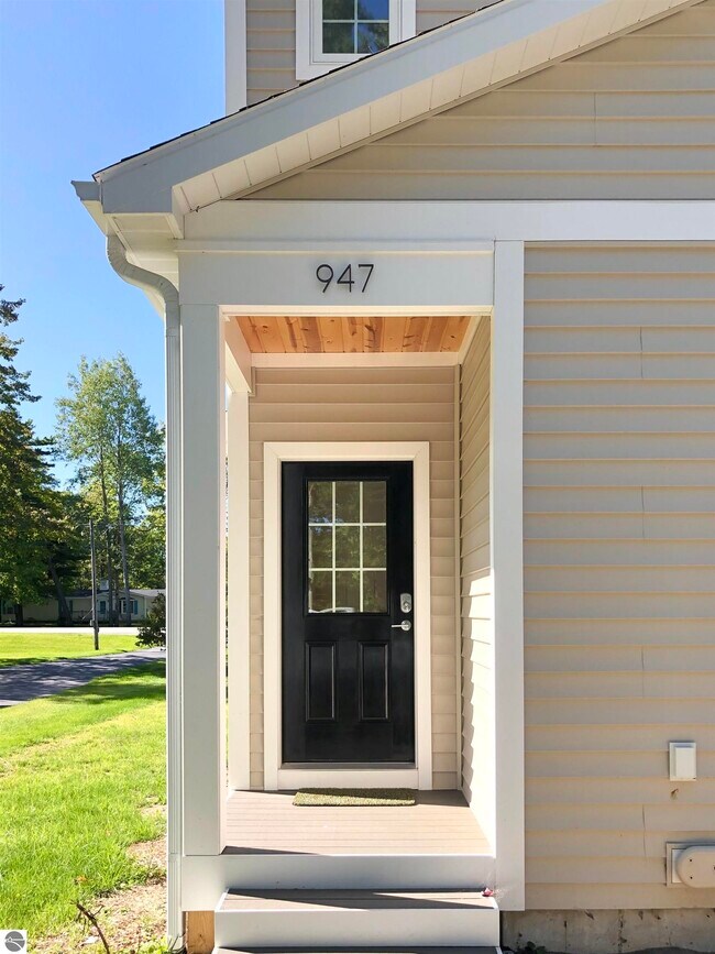 Building Photo - 947 S Richter Rd