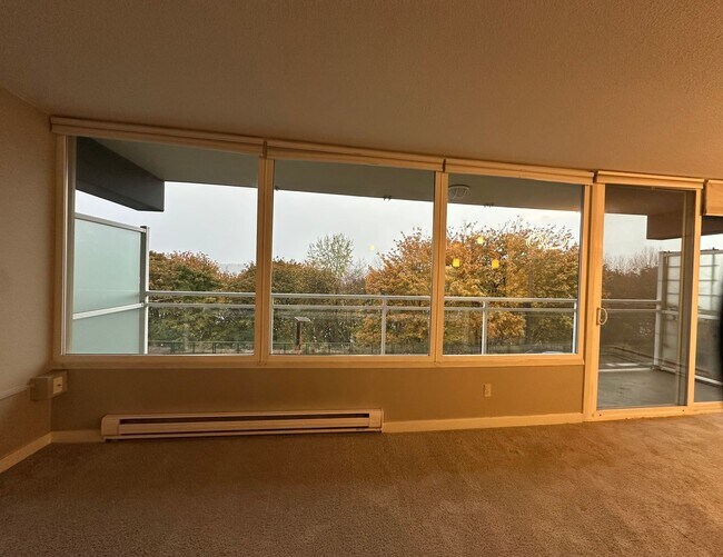 Building Photo - Updated 2BR Condo at Sky Terrace (Utilitie...