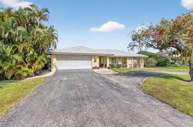 Building Photo - 30 Spanish River Dr