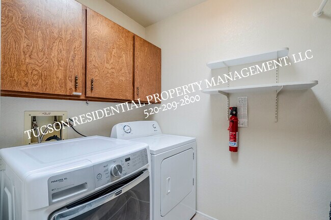 Building Photo - 5084 N Camino Del Lazo