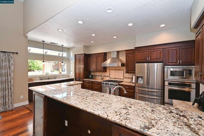 Building Photo - 800 Beaver Creek Ct