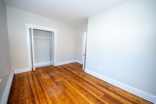 Building Photo - 5 Colchester St