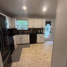 Building Photo - 1808 Donna St