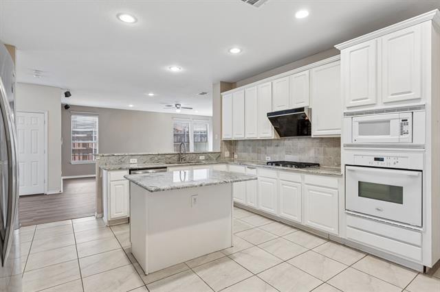 Building Photo - 8225 Mura Dr