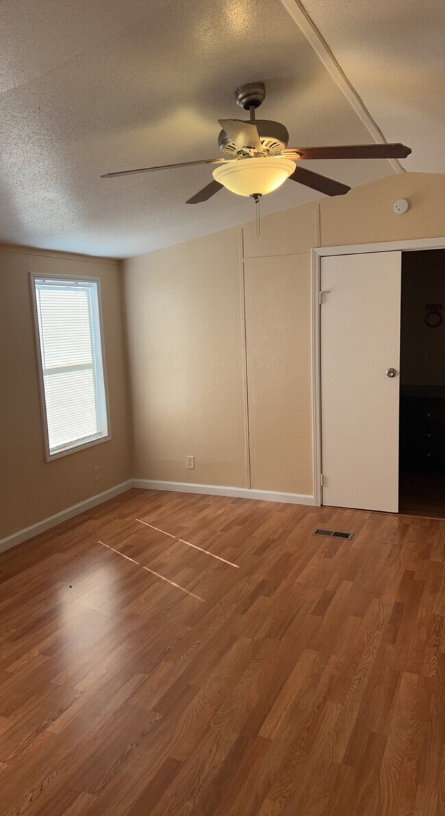 Building Photo - 134 Cleveland MHP