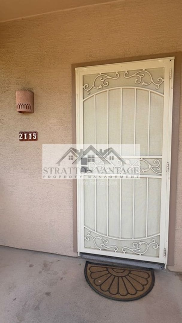 Building Photo - 1351 N Pleasant Dr