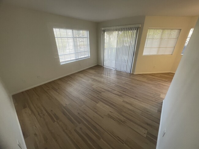 Building Photo - 2215 K Ave