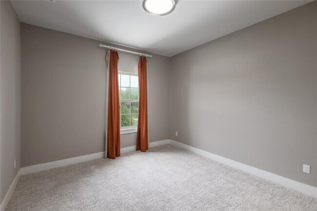 Building Photo - 6325 Antigo Ln