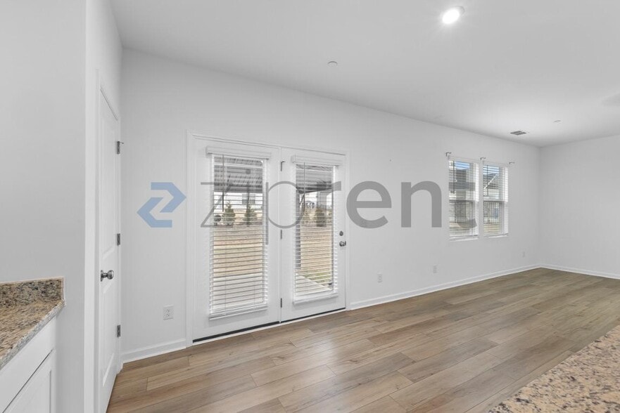 Building Photo - 3038 Langhorne Ave SW