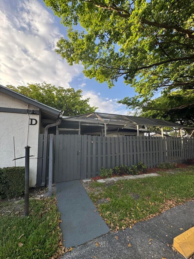 Building Photo - 1148 Summit Trail Cir