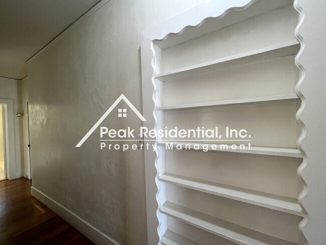 Building Photo - Charming East Sacramento 1bd/1ba - Must See!