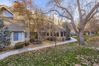 Building Photo - Cozy 1 bedroom condo with 1 bath