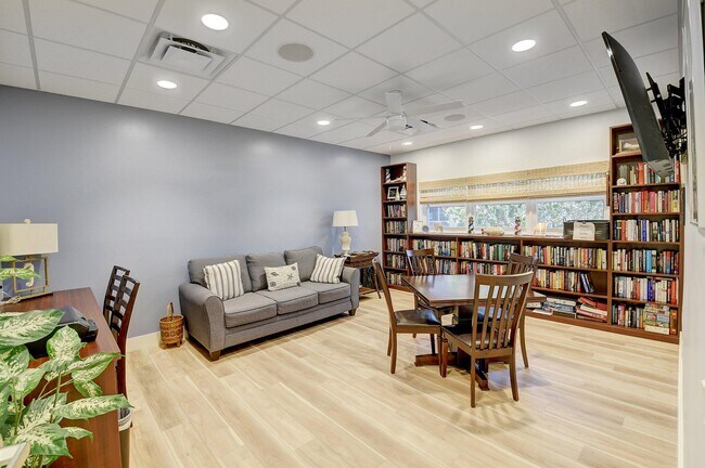 Building Photo - 2717 Florida Blvd