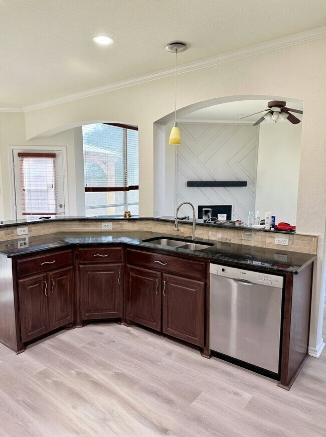 Building Photo - 5429 Norris Dr