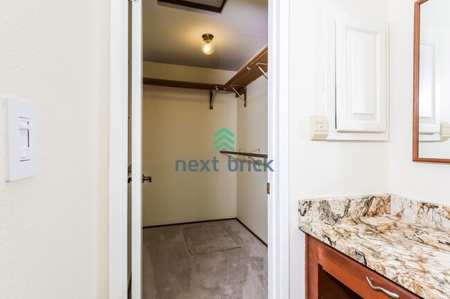 Building Photo - 3 Bed and 2 Bath Stunning Single-family Home is Available for Rent!