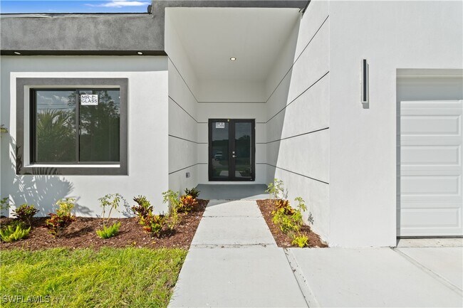 Building Photo - 3808 10th St SW