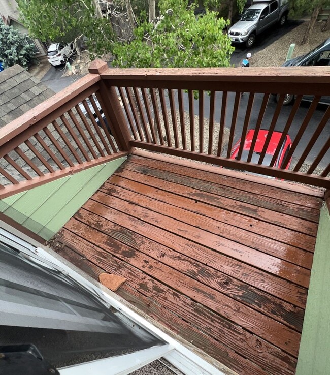 Building Photo - LIGHT, BRIGHT & SPACIOUS: 3 Bed/2.5 Bath T...