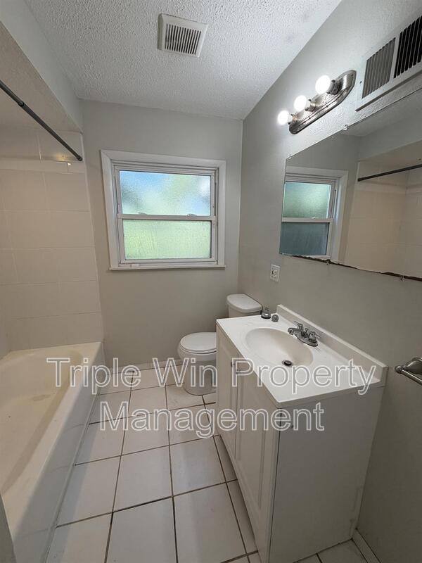 Building Photo - 6917 Berkridge Ct