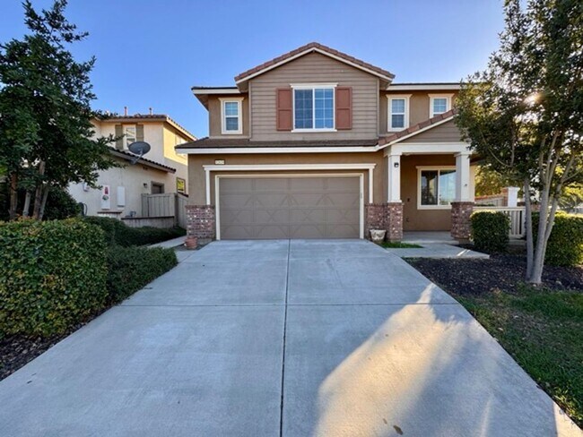 Primary Photo - Beautiful Redhawk home located directly ac...