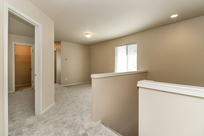 Building Photo - 1360 Sinclair Dr