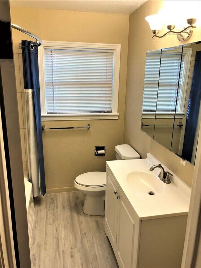 Building Photo - 3019 42nd St