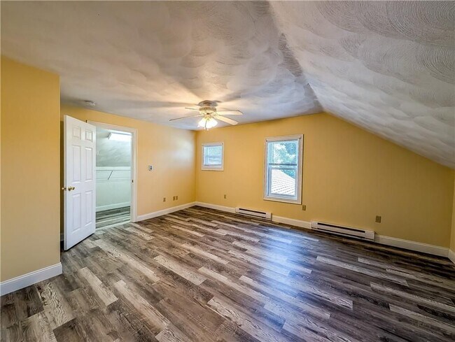 Building Photo - 432 Fairview Ave
