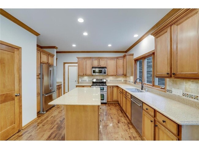 Building Photo - 645 Ramsey Cir