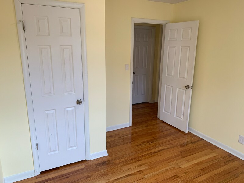 Building Photo - 624 NE 39th Terrace