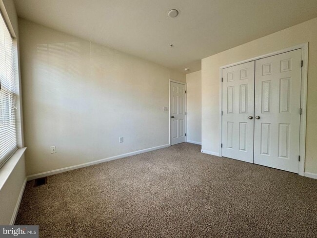 Building Photo - 3788 Bedford Dr