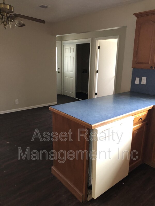 Building Photo - 218 Britton Dr