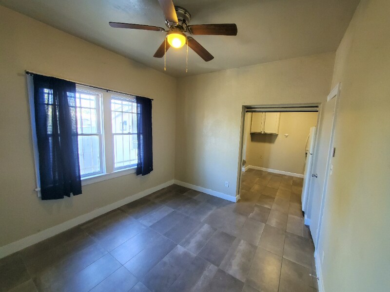 Building Photo - 309 W Jacinto St