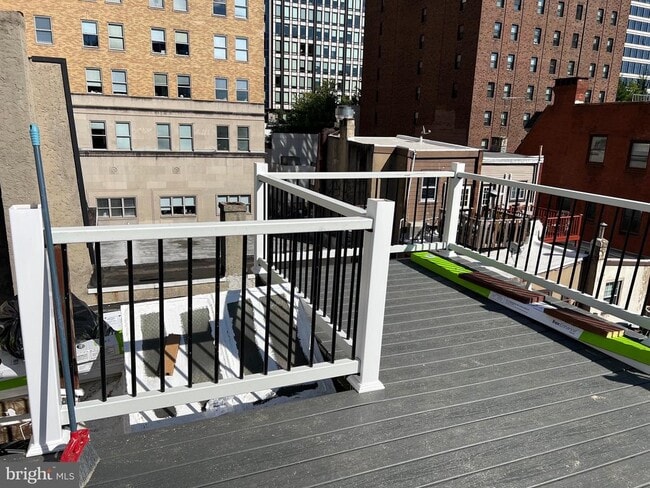 Building Photo - 2008 Chestnut St